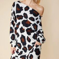 Long Sleeve Animal Print Dress -Moderoo Store 15597135 f1ee301e c5fb 4416 befc 6dd14652722c
